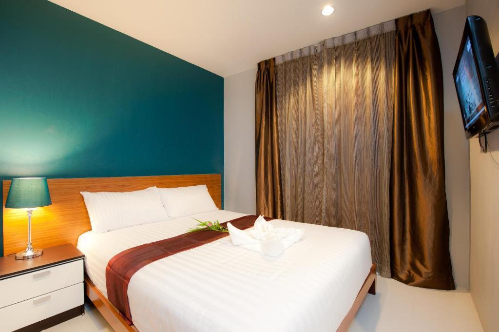 Rama Kata Beach Hotel Стая снимка