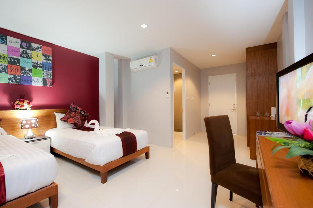 Rama Kata Beach Hotel Стая снимка