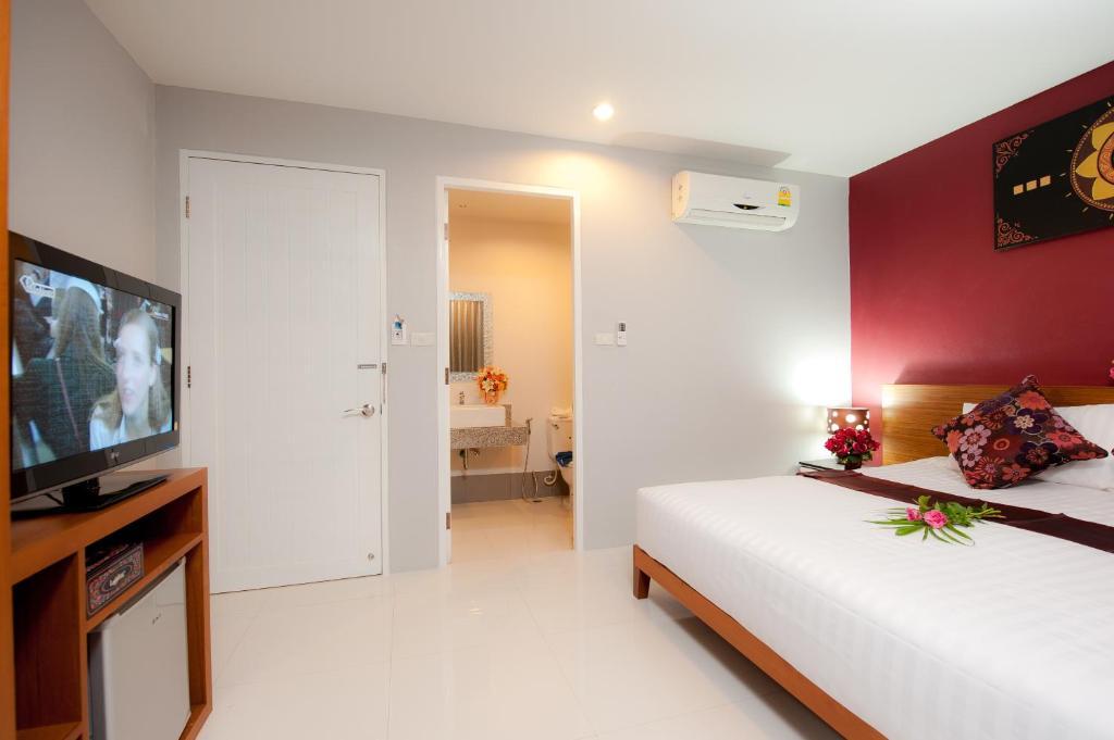Rama Kata Beach Hotel Екстериор снимка