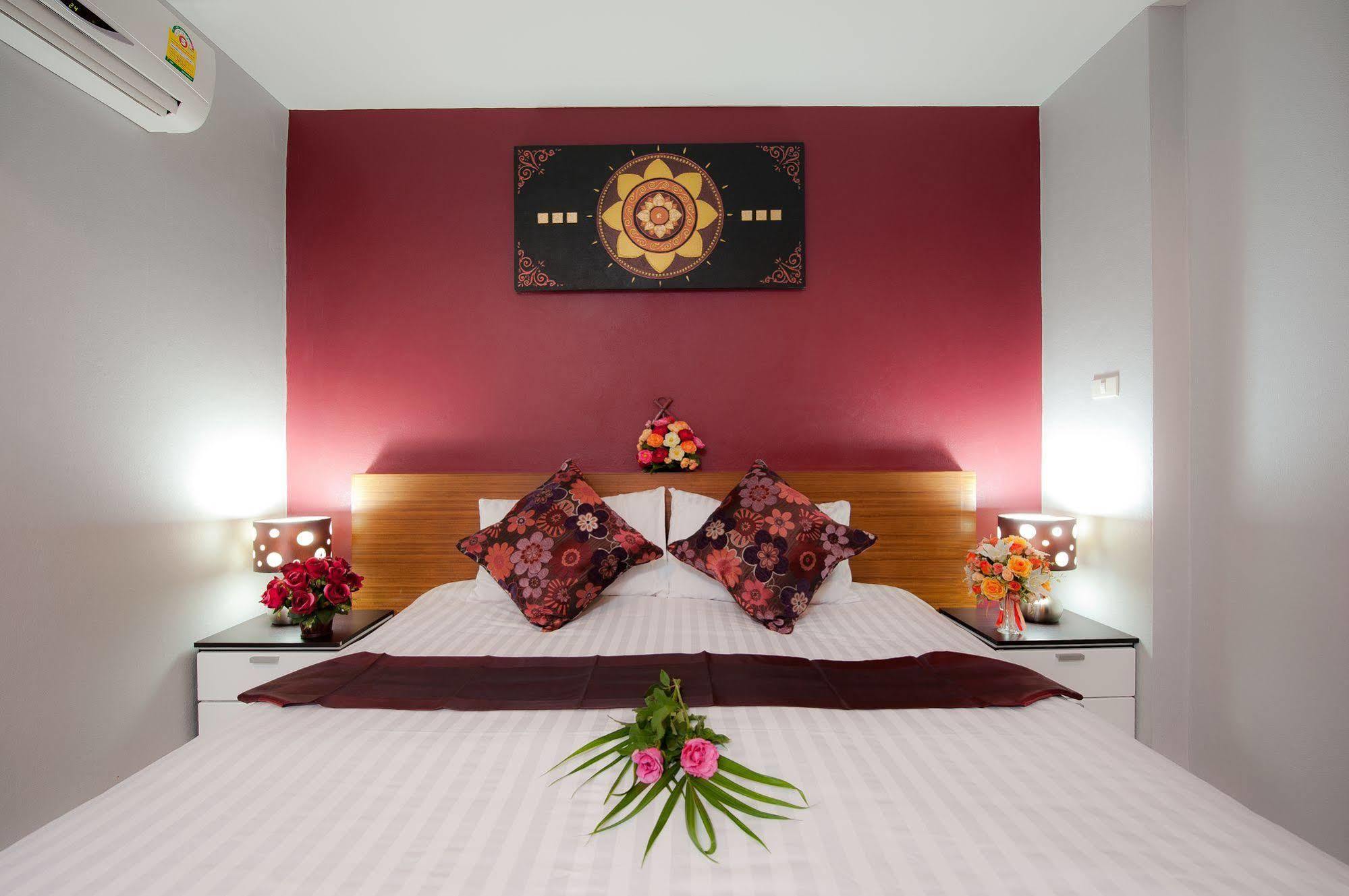 Rama Kata Beach Hotel Екстериор снимка