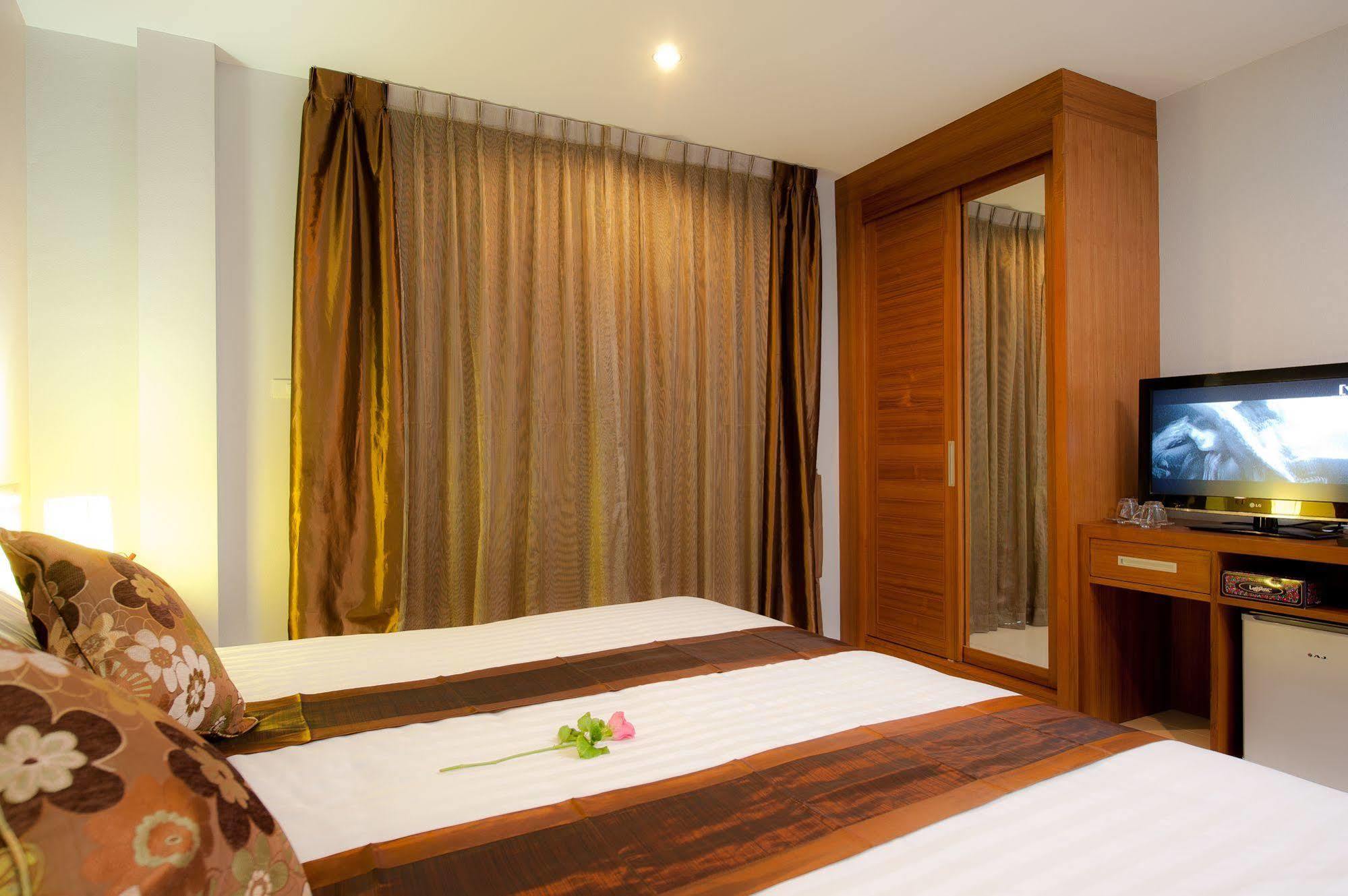 Rama Kata Beach Hotel Екстериор снимка