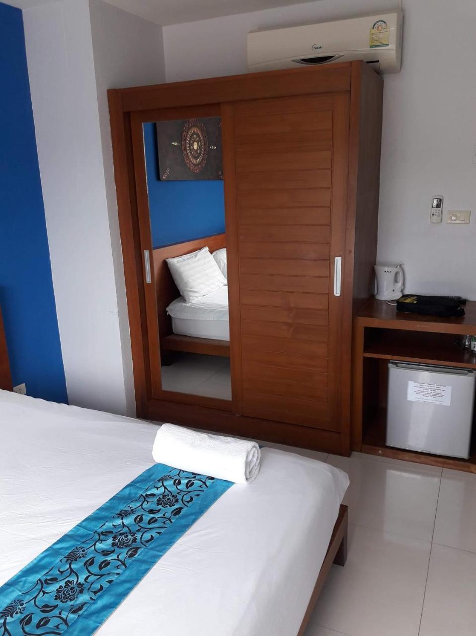 Rama Kata Beach Hotel Екстериор снимка